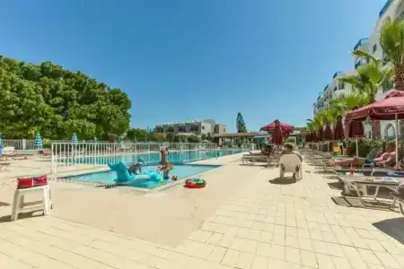 Crown Resorts Elamaris - 16