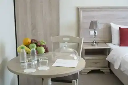 Kaufman Living Quarters - 14