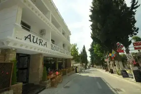 Aura Boutique - 23