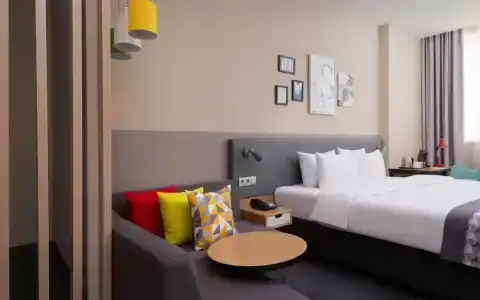 Holiday Inn, an IHG - 28