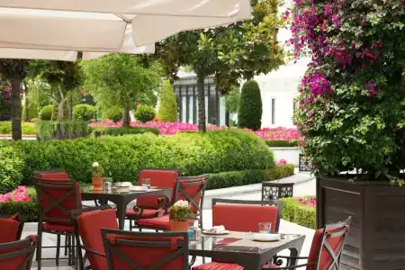 Four Seasons Istanbul at the Bosphorus - 29