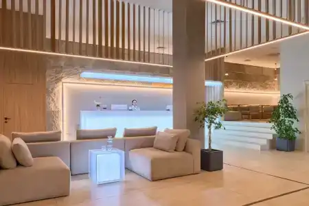 SLIDE Bleisure & MICE - 2