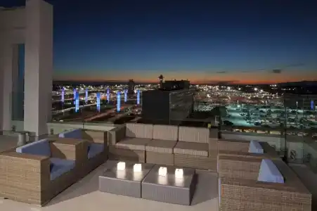 H Los Angeles, Curio Collection by Hilton - 7