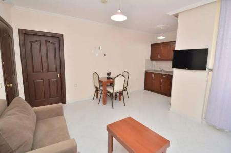 Rose Garden Apart - 96