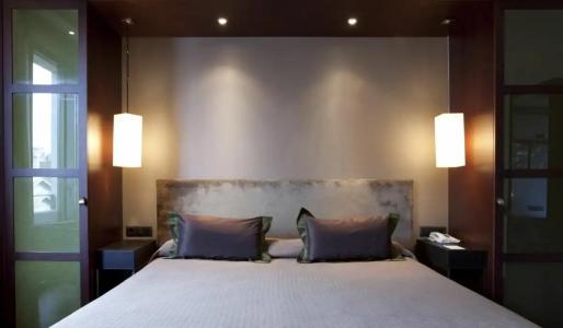 Barcelona Center - 100