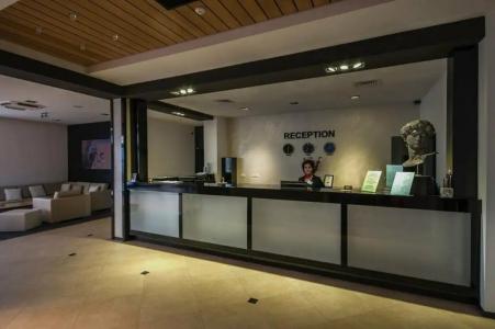 Saint George Palace Aparthotel - 16