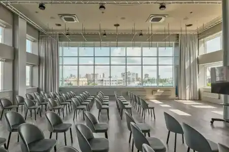 SLIDE Bleisure & MICE - 48