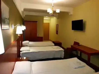 Happy Inn Alpiyskiy - 24