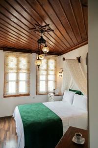 White Garden-Adult Only - 57