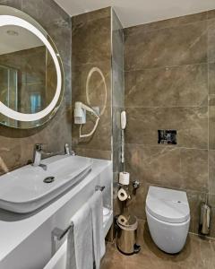 B Business & Spa - 9