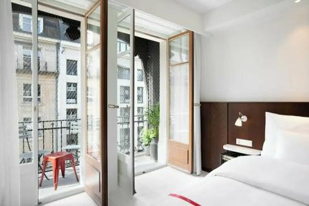 Ruby Claire Geneva - 20