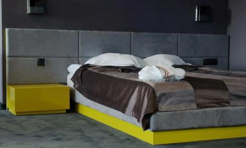 Cosmopolitan & Wellness - 40