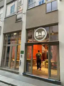 B&B Milano City Center Duomo - 11