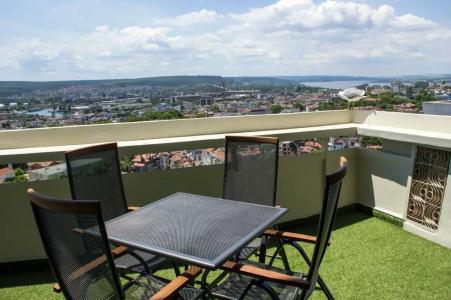 & Casino Cherno More - 92