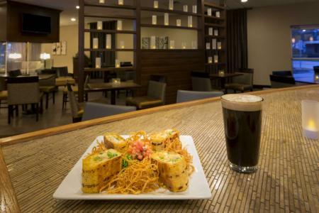 DoubleTree by Hilton Raleigh Brownstone University - 8