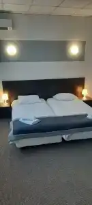 Viktoria - ZURO  - 48