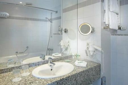 Courtyard by Marriott Hannover Maschsee - 13