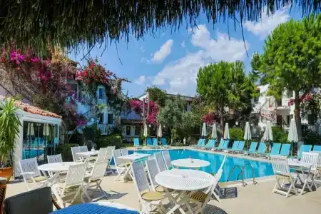 Moonshine & Suites - 17