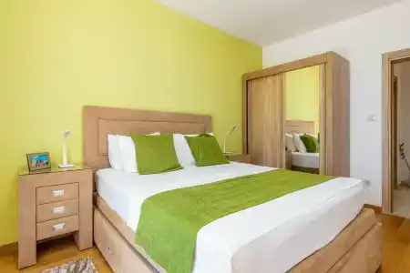 Apart Katunjanin - 40