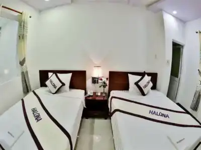 Halona - 25