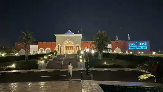 Sunrise Garden Beach Resort - 2