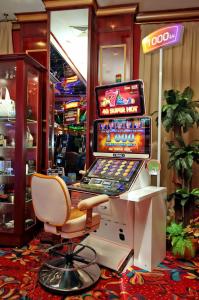 & Casino Cherno More - 50