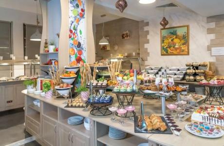 St George Ski & Holiday - Half Board - 28