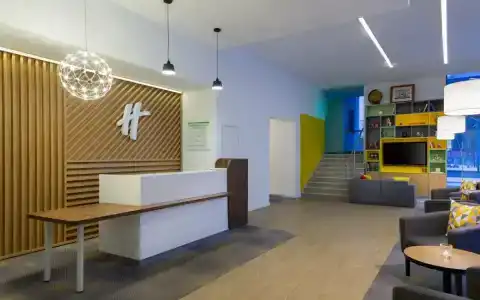 Holiday Inn, an IHG - 3