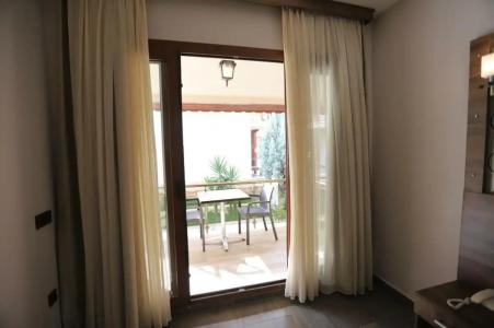 Dolphin Apart & - 28