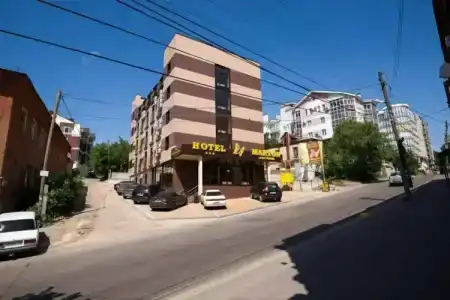 Marton Business - 13