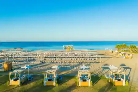 Euphoria Palm Beach Resort - 17