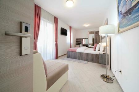 Boutique Momentum by Aycon - 47