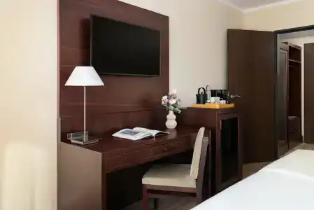 NH Budapest City - 8