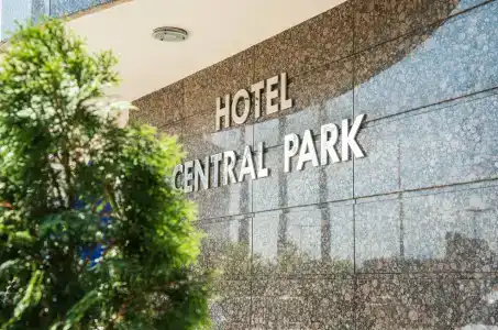 Rosslyn Central Park Sofia - 3