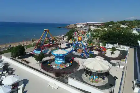 Acapulco Resort - 37