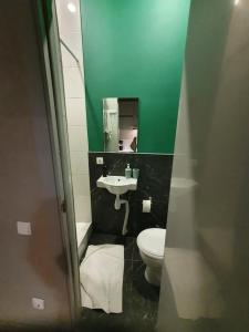 LeoHotels na Dubrovskoy - 33