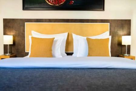 Boutique Momentum by Aycon - 50