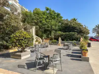 AX Sunny Coast Resort & Spa - 8