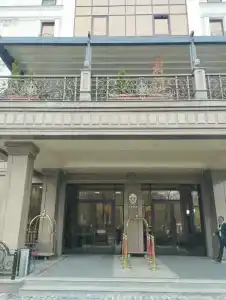 Plaza - 21