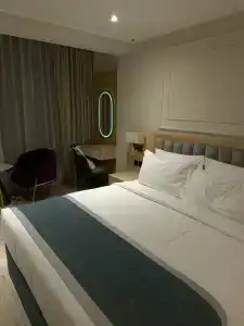 Grand Ambassador - 9