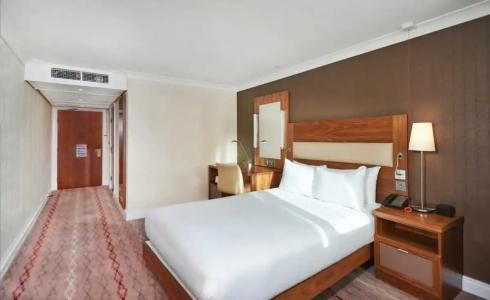 DoubleTree by Hilton Bristol North - 64