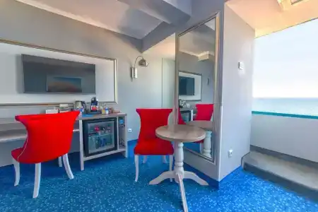 International Casino & Tower Suites - 88