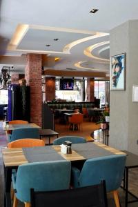 May Flower Apart - 44