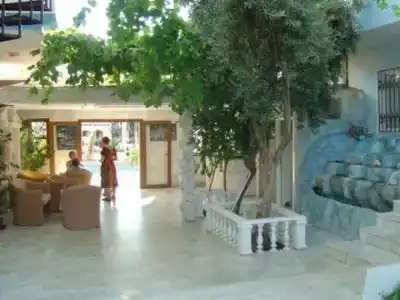 Atlantis Apartments - 4