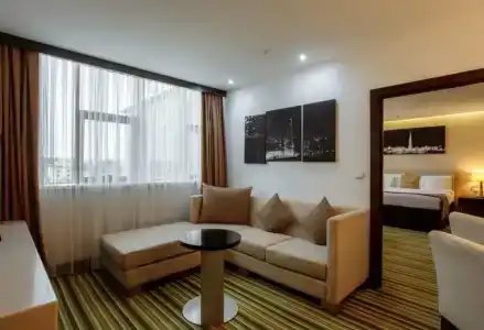 DoubleTree by Hilton - 36