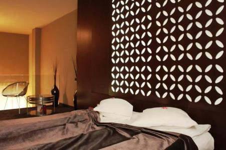 Cosmopolitan & Wellness - 64