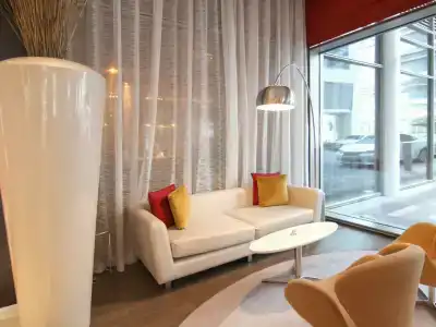 Ibis One Central - 82