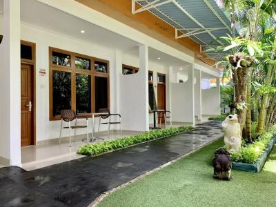 Febri's & Spa - 37