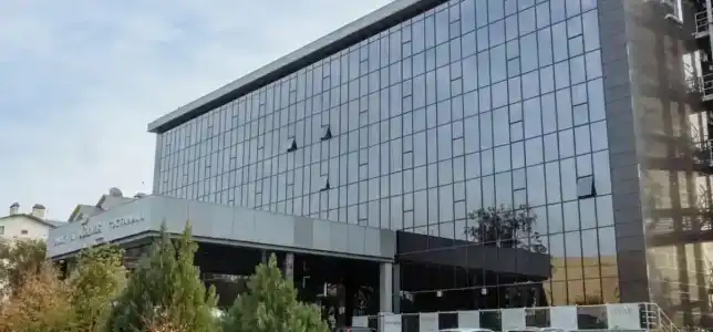 DoubleTree by Hilton - 24