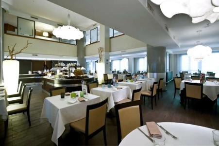 Holiday Inn Naples, an IHG - 76